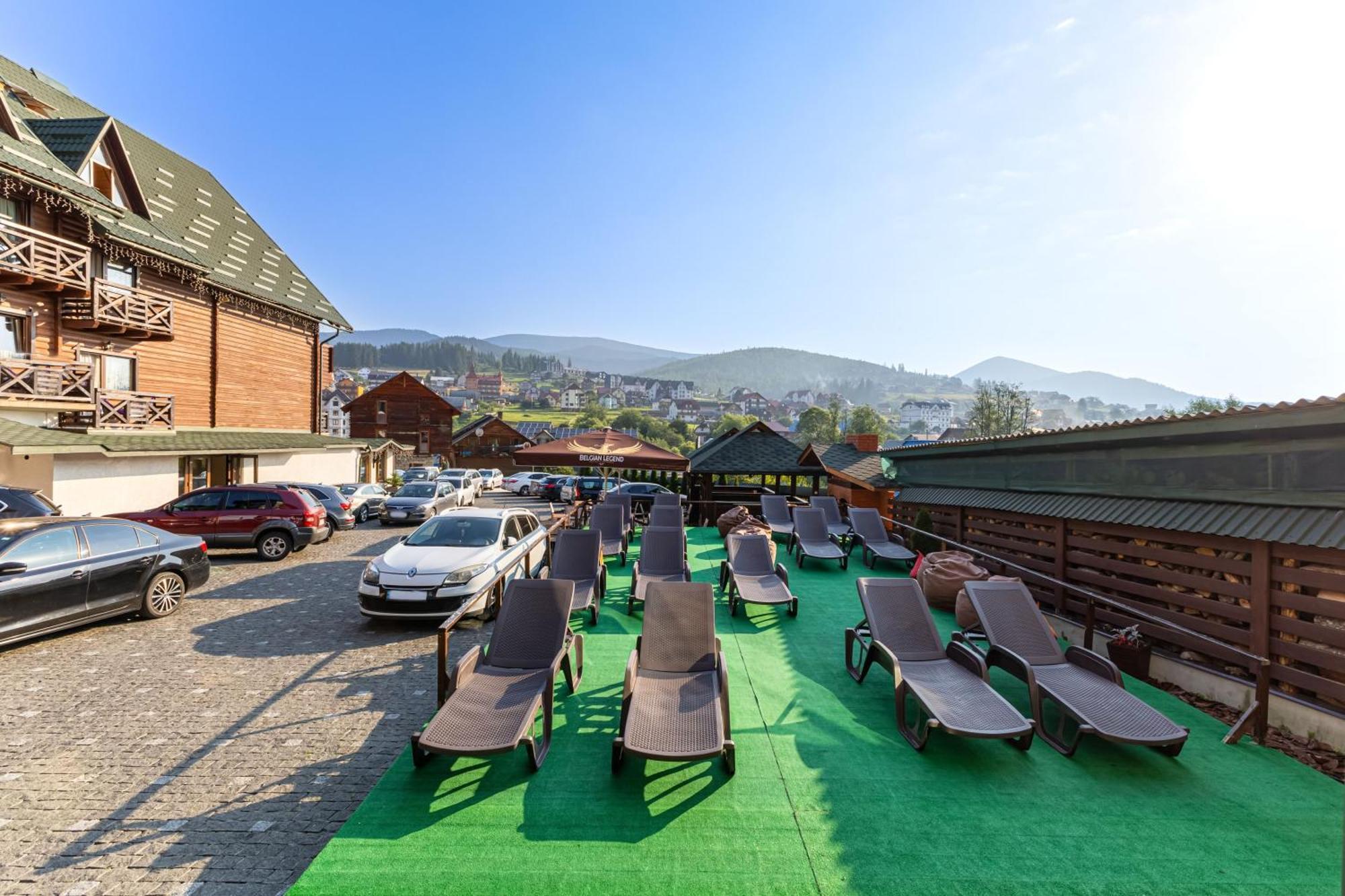La Кrechunu Hotell Bukovel Exteriör bild