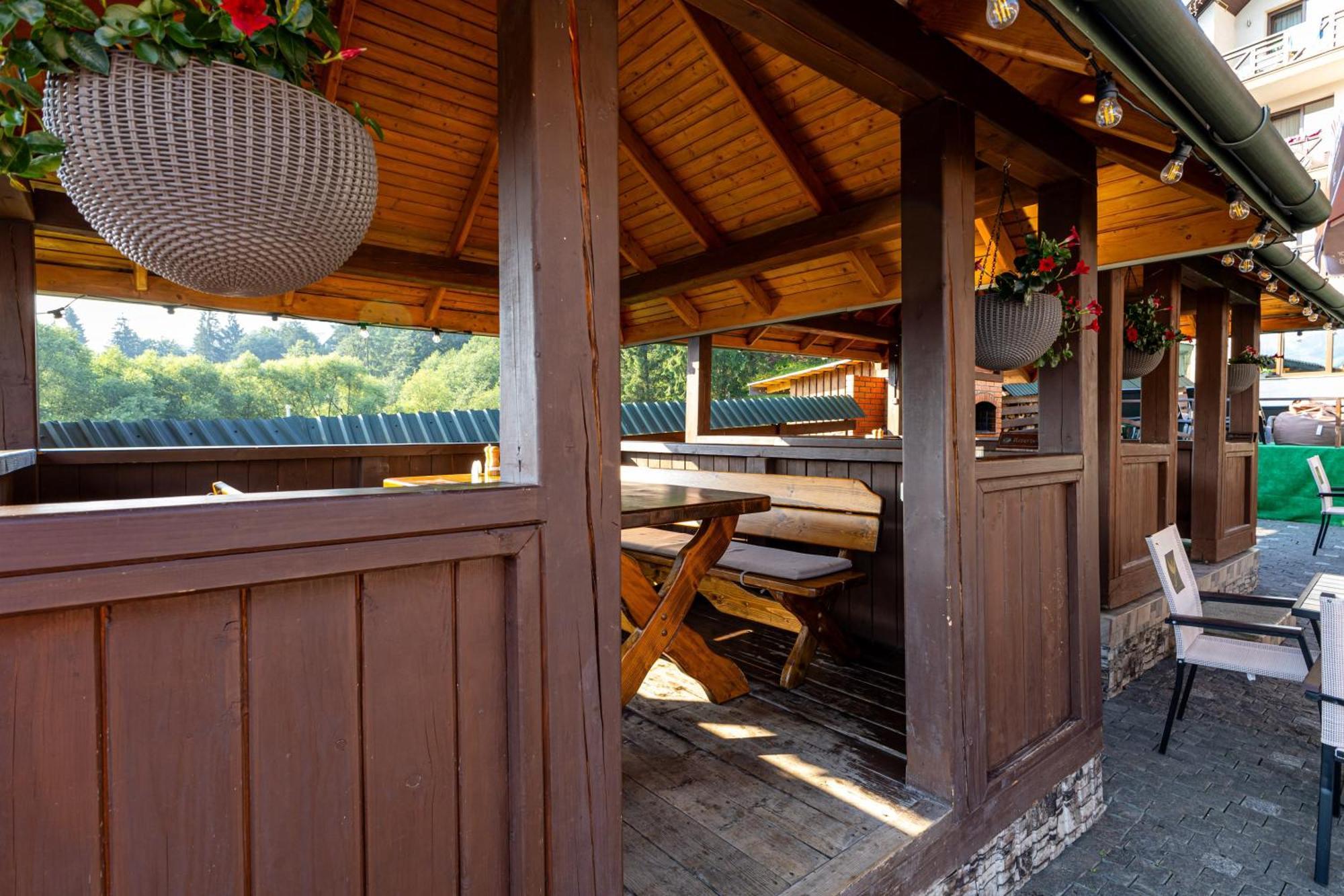 La Кrechunu Hotell Bukovel Exteriör bild